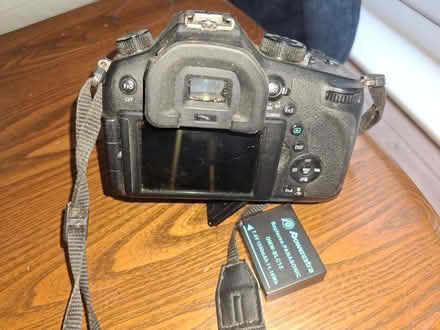 Photo of free Panasonic Lumix fz1000 camera BROKEN for spares or repair (Houghton CA6) #3