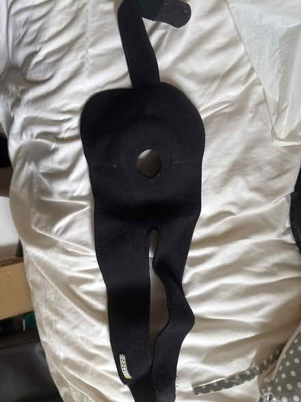 Photo of free Knee support strap (HA6 2A) #1