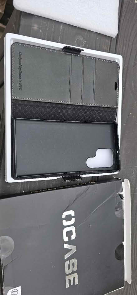 Photo of free S22 galaxy s22 ultra case (Woking GU21) #2