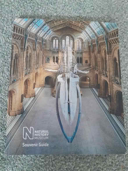 Photo of free Natural History Museum souvenir guide (Smiths Estate OX28) #1