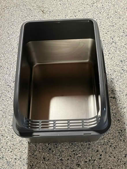 Photo of free Litter Box (SE Massillon) #1