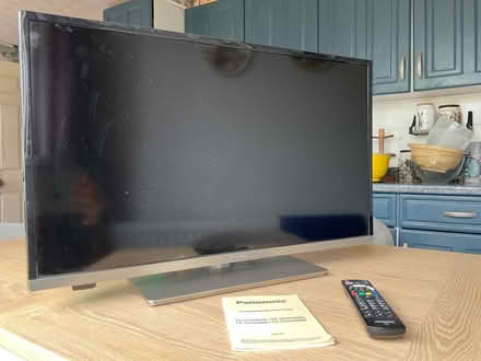 Photo of free 32” LED TV, 2022 model (Dovecote BS37) #1