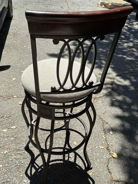 Photo of free 4 Bar Stool swivel chairs (San Rafael) #3