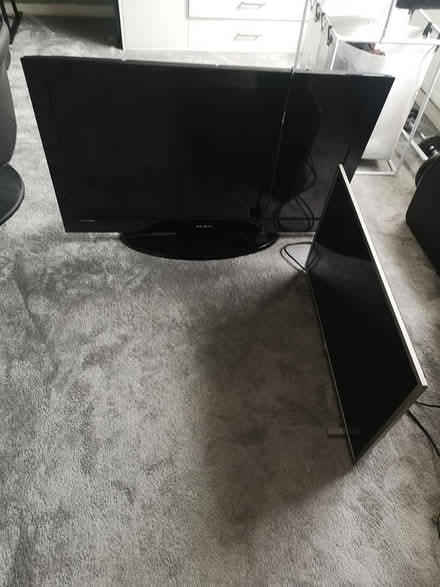 Photo of free 2 working tvs (Sk82jw) #1