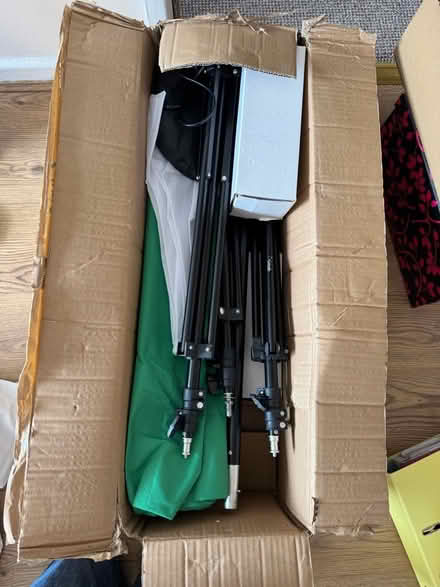 Photo of free Lighting set up & green screen for photography (Hulme M15) #1