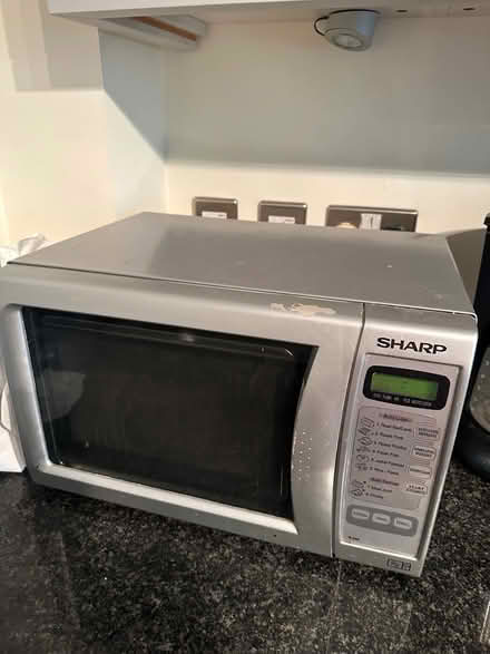 Photo of free Microwave Oven (Wimbledon SW19) #1