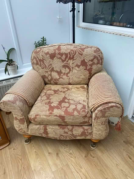 Photo of free Gold and autumn brown three piece suite, sofa and 2 chairs (Ashingdon SS4) #2
