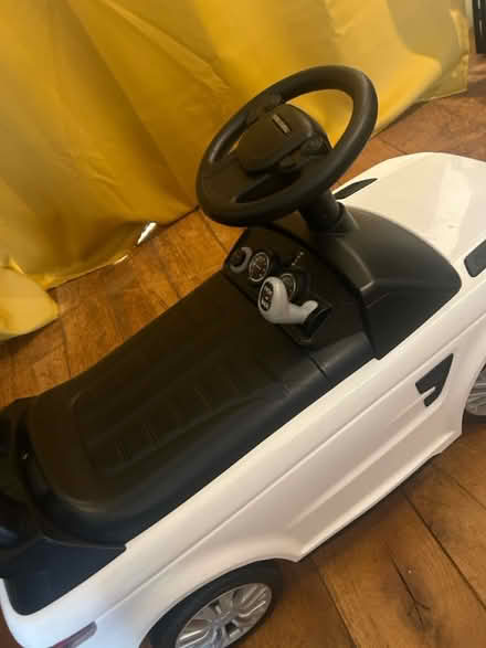 Photo of free Range rover electric toy car (Carr Bank LA7) #4