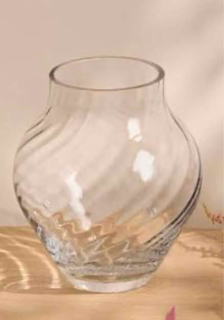 Photo of Clear Glass/Acrylic vase (Edgware) #1