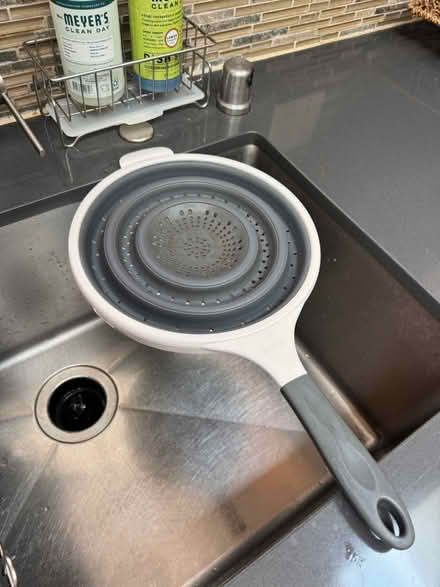 Photo of free Collapsible strainer (Cherry Chase Sunnyvale) #1