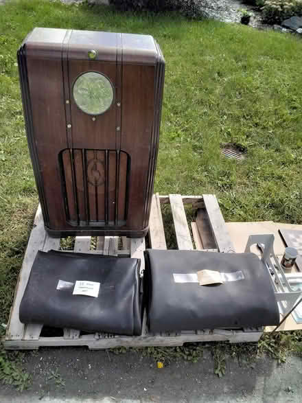 Photo of free Curb Alert: Harwick Cres (Bells Corners) #4