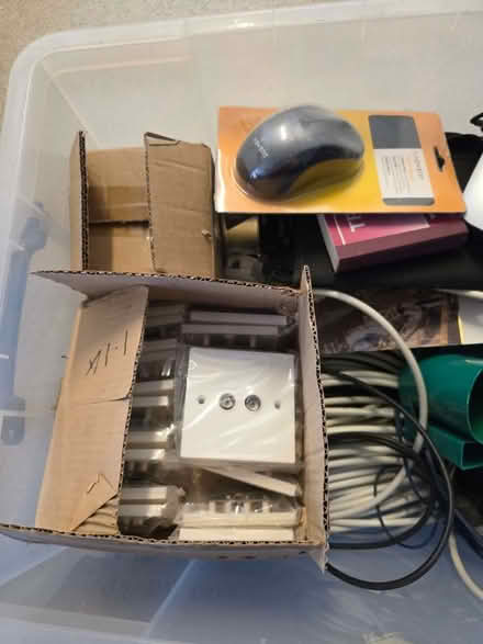 Photo of free create of odds and ends ideal for a boot sale (Benfleet SS7) #3
