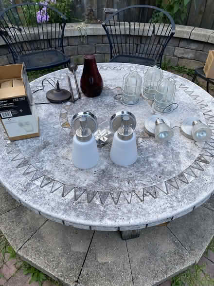 Photo of free Light Fixtures (Northeast Oak Park) #4