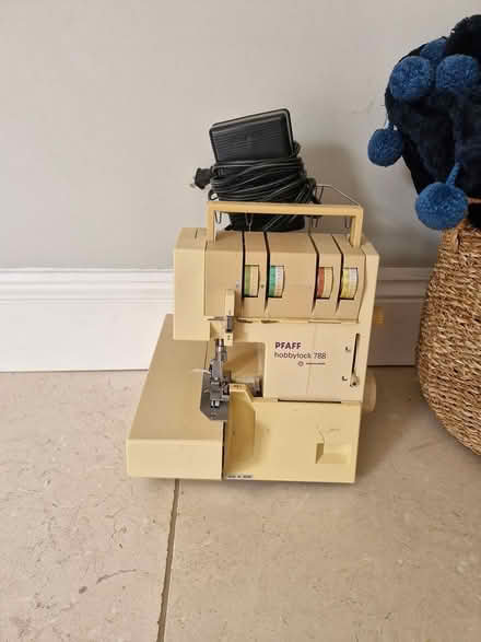 Photo of free Pfaff Hobbylock overlocker/serger (Norton) #1