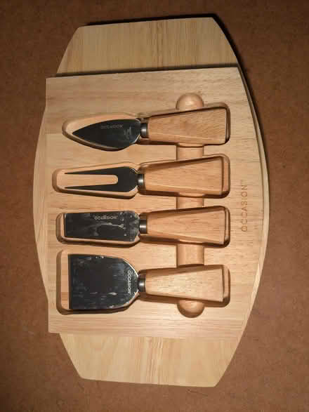 Photo of free Wooden Oval Cheese Board (Barming Heath ME16) #2
