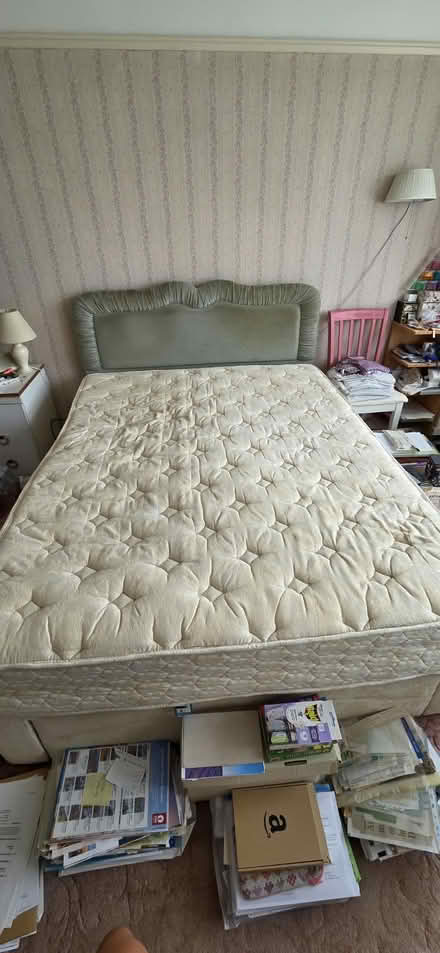 Photo of free Bed - 5 ft wide (Ravenscourt Park W6) #1