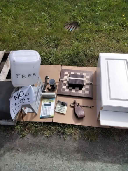 Photo of free Curb Alert: Harwick Cres (Bells Corners) #3
