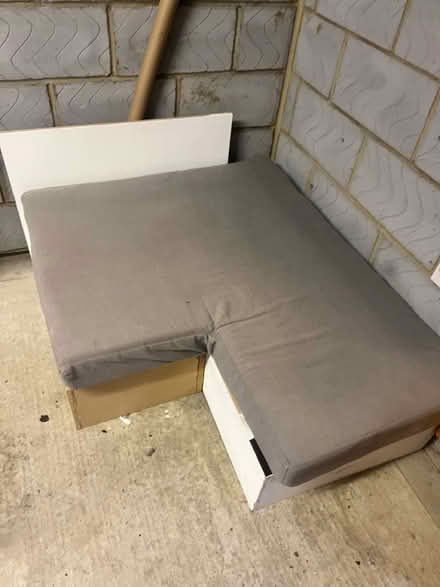 Photo of free DIY corner seat (Norwood SE27) #2