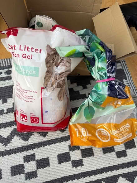 Photo of free Silica cat litter (Tooting SW17) #1