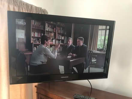 Photo of free Tv/dvd (Pen Traeth Anglesey LL75) #2