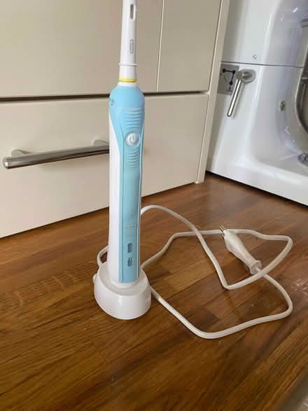 Photo of free OralB electric toothbrush (Springbank GL51) #1