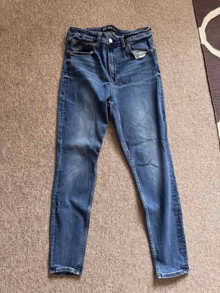 Photo of free Gap Skinny Jeans Women’s 12 / 31R (Teddington TW11) #1