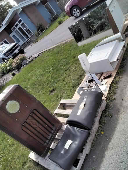 Photo of free Curb Alert: Harwick Cres (Bells Corners) #1