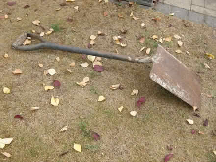 Photo of free shovel (Studley B80) #2