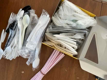 Photo of free Plastic utensils and straws (Vanier Pkwy and McArthur) #2