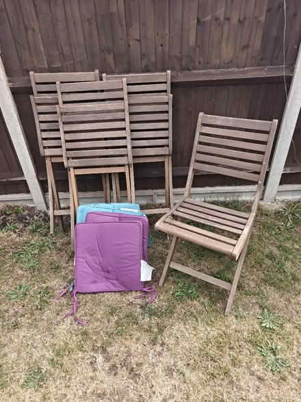 Photo of free 4 folding garden chairs and cushions (Sydenham SE26) #1