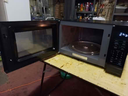 Photo of free Kenwood 25litre Microwave Oven (Wallington PO16) #2