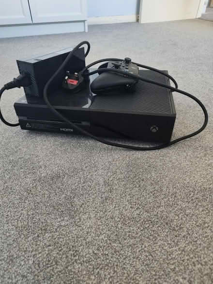 Photo of free Xbox one + 1 controller (Great Finborough, IP14) #1