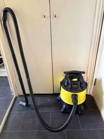 Photo of free Vacuum cleaner (Barnsbury N1) #2