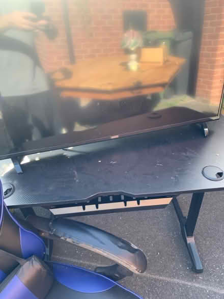 Photo of free Tv gaming chair and desk (Loughborough LE11) #1