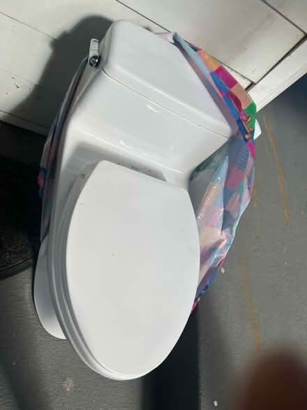 Photo of free Fully functioning toto toilet (19067) #2