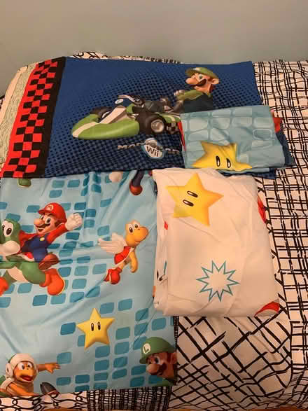 Photo of free Super Mario bedding (east york Toronto) #1