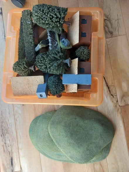 Photo of free model village (RG6 near Palmer Park) #1