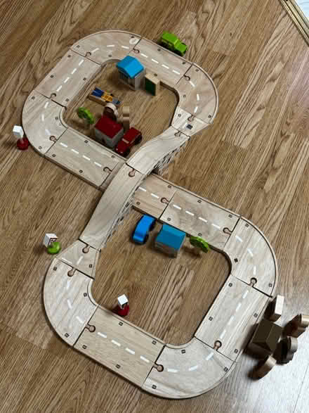 Photo of free Wooden city toy (Surrey Quays SE16) #3