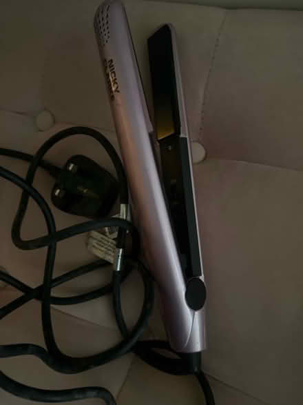 Photo of free Plug in hair straightener (N13) #2