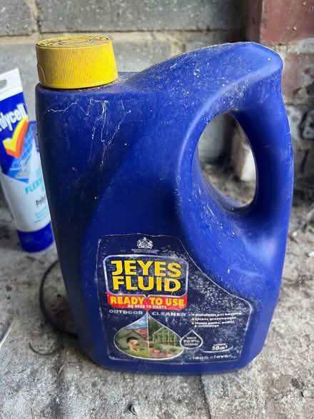 Photo of free Keyes fluid for outdoor areas (Fobbing SS17) #1