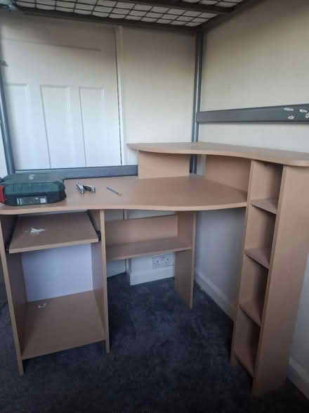 Photo of free Kids desk (Stanwell TW19) #1