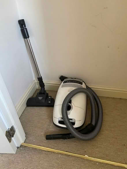 Photo of free Miele Vacuum Clwaner (KT199GZ) #2