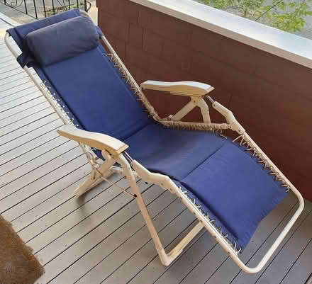 Photo of free Sunbrella zero gravity lounge chair (Union Square/Prospect Hill) #1