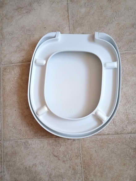 Photo of free Toilet seat with fixings. Used, good quality, good condition (Hillsborough S6) #1