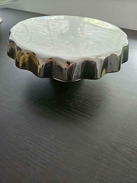 Photo of free Fluted cake stand (Slyne-with-Hest LA2) #1