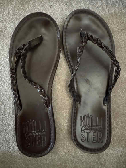 Photo of free Hollister size 6 (NW4 1BT hendon) #1