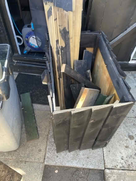 Photo of free wooden enclosure (Morden SM4) #3