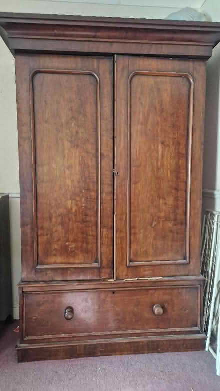 Photo of free Old wardrobe (March PE15) #1