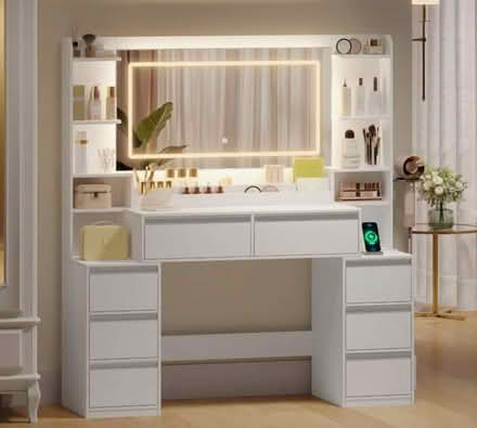 Photo of free new vanity (Da14) #1