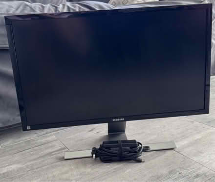 Photo of free Samsung 28 in monitor (Sunnyvale - 94087) #1
